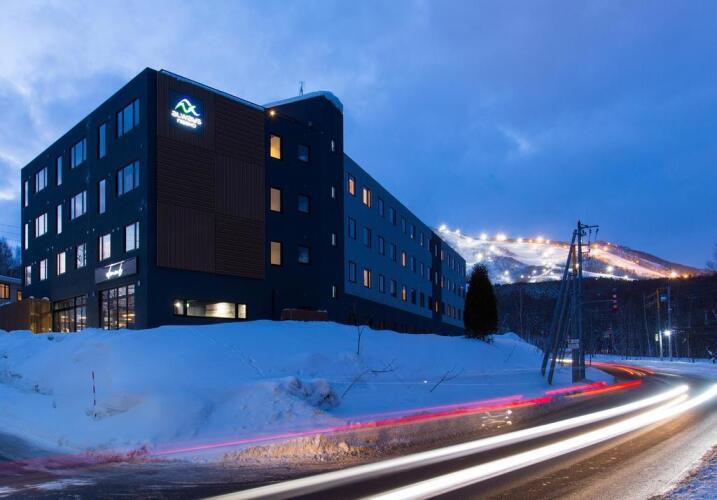 Always NisekoOver view