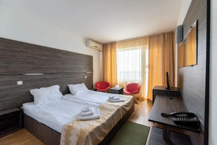 Standard Twin room with balcony