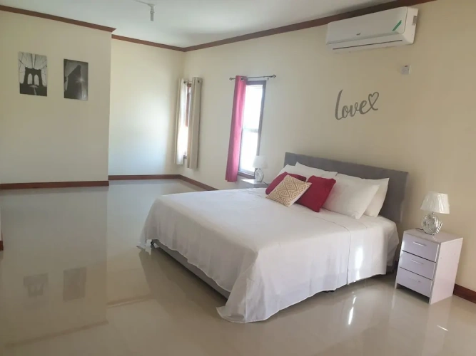 3 Bedrooms Apartment with mountain view