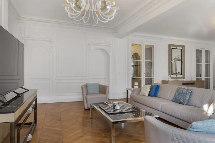 Luxury 5 Bed Residence - Opposite Arc de Triomphe