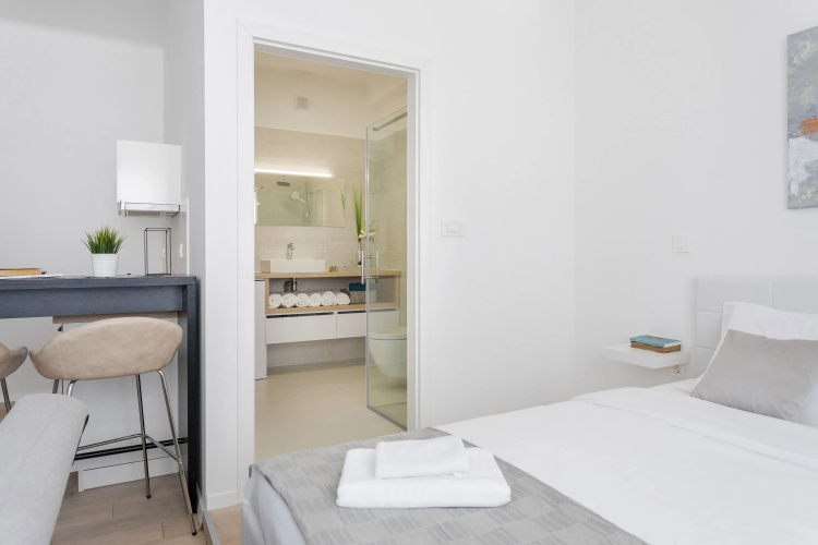 Modern and Bright Studio in Main Pedestrian Zone