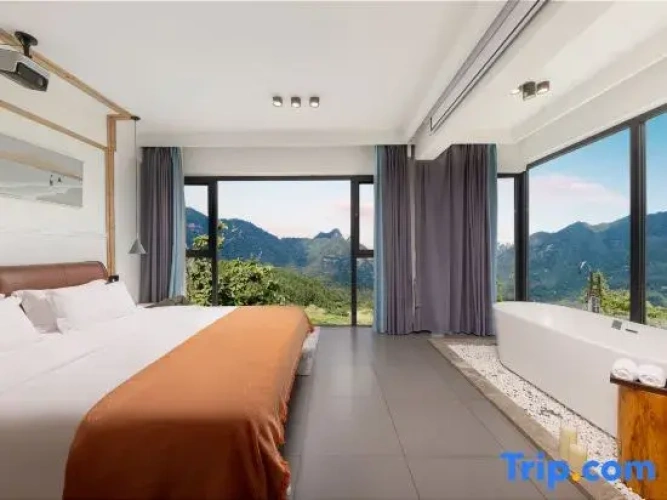 Family Suite with mountain view