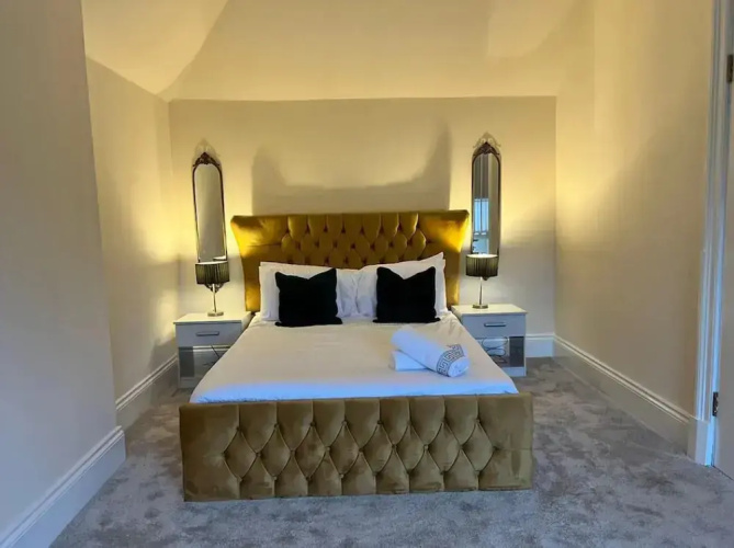 3 Bed - Sleeps 7 - Free Parking - Central Location