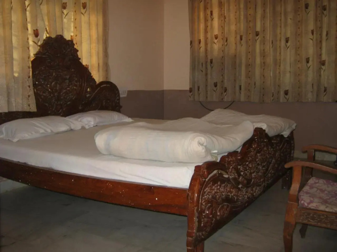 Hotel Navaratan Palace