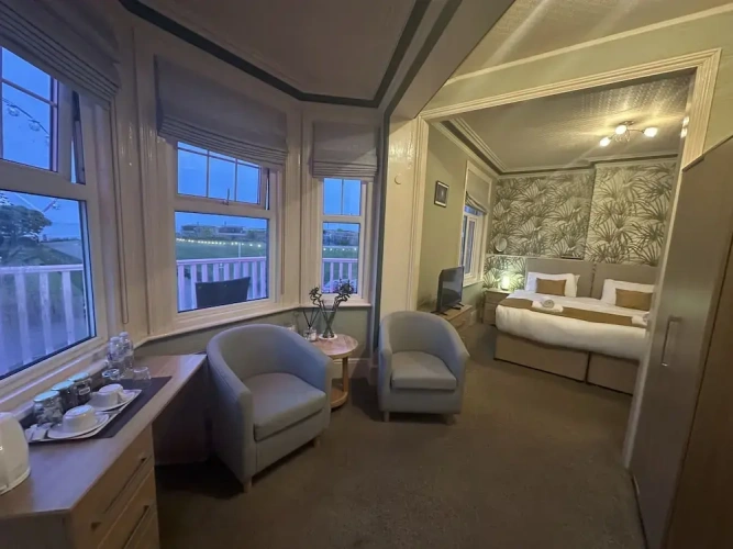 Superior Double room with balcony and with sea view