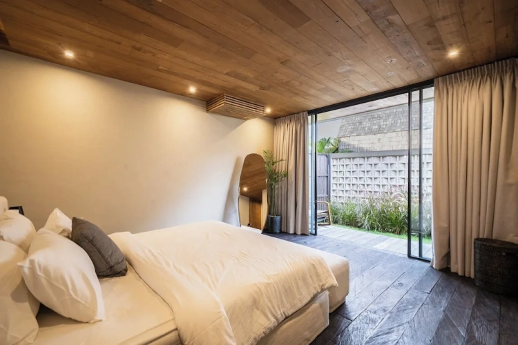 2 Bedrooms Villa