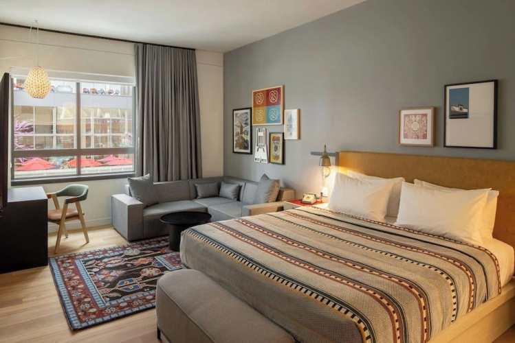 Moxy Cincinnati Downtown