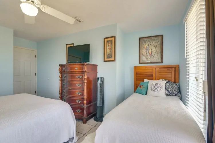 Beach Access: Renovated 'casa Bonita Surfside'