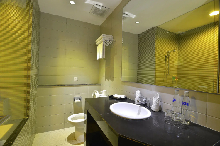 100 Sunset Hotel Managed by Eagle Eyes