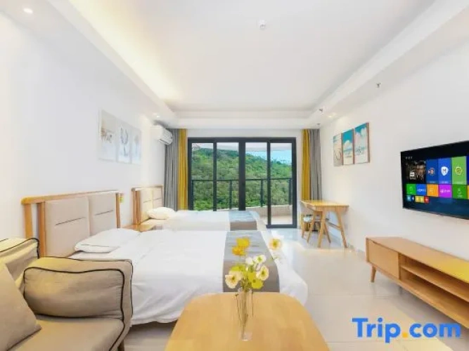 Standard Twin room with balcony