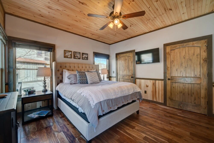 Bear Claw Cabin by Escape to Blue Ridge