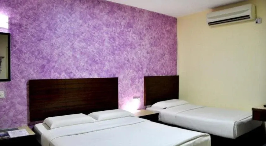Golden Bay Hotel