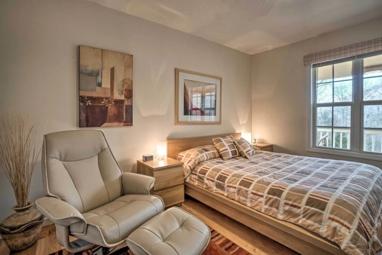2 Bedrooms Apartment