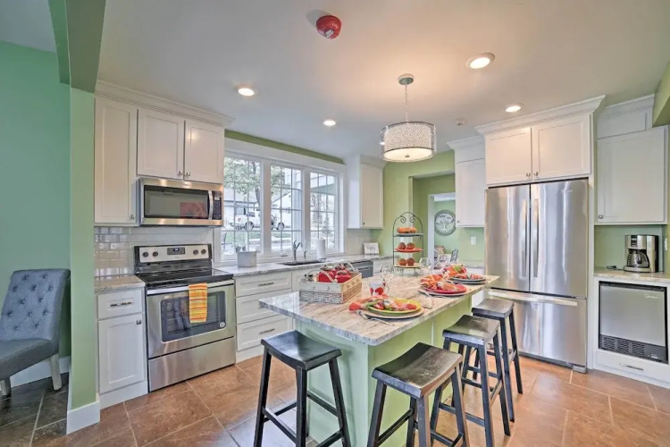 Walk to Branson Landing! Dtwn Home w/ Pool Access