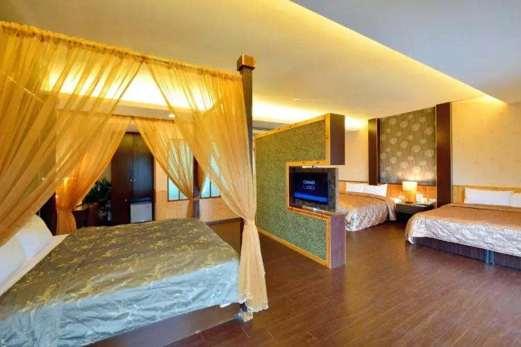 Standard Family room with view