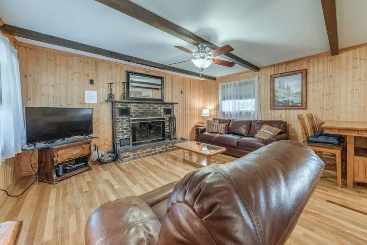Cloudcroft Cabin Vacation Rental: 3 Mi to Skiing!
