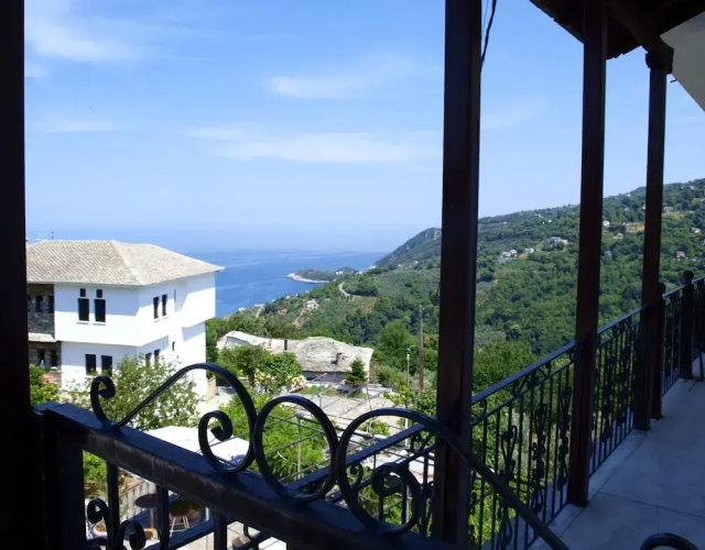 Paradeisos Studio With Garden View
