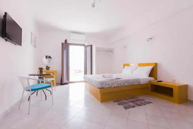 Standard Double room with city view