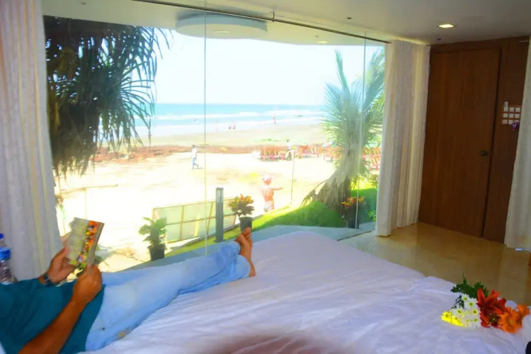 Boomerang Beach Resort