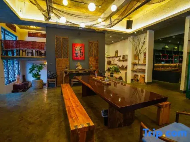 Jiangyuan Impression Guesthouse