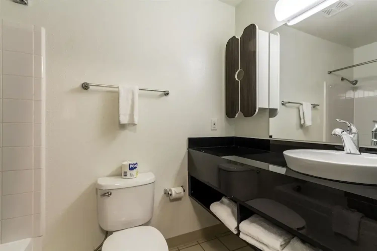 Standard Double Suite