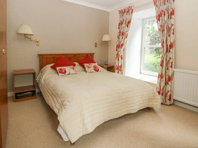 10 Pear Tree Court