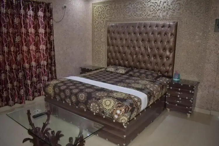 MoonSoon Hotel