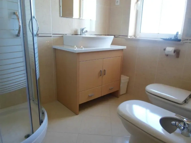 3 Bedrooms Cottage