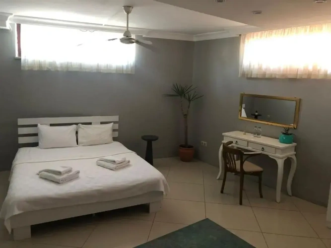 Economy Triple room
