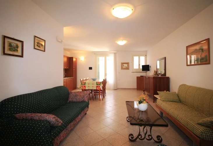 3 Bedrooms Apartment