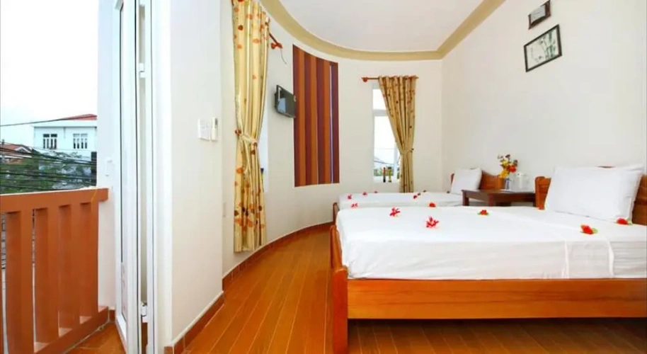 Standard Twin room with balcony