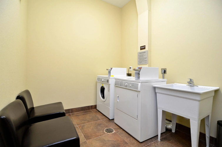 Blanco Luxury Inn & Suites photo 26