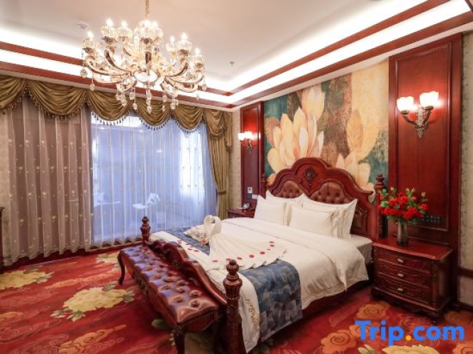1 Bedroom Deluxe Suite