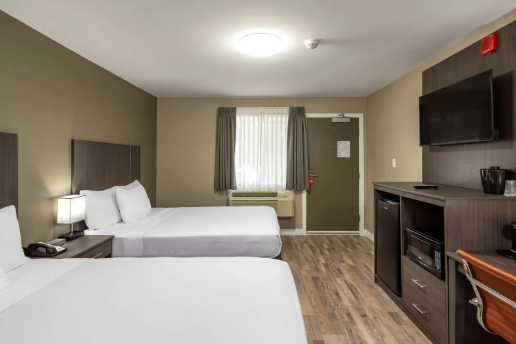 Econo Lodge City Centre Inn