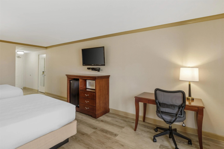 Best Western PLUS Morristown Inn-Florham Park