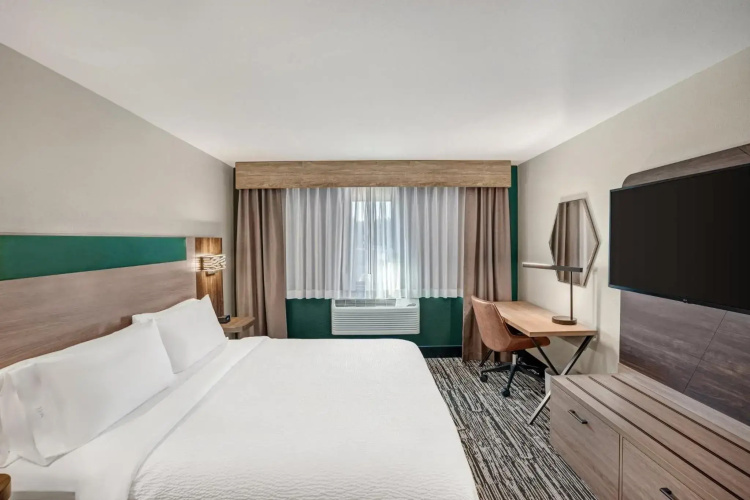 Comfort Suites