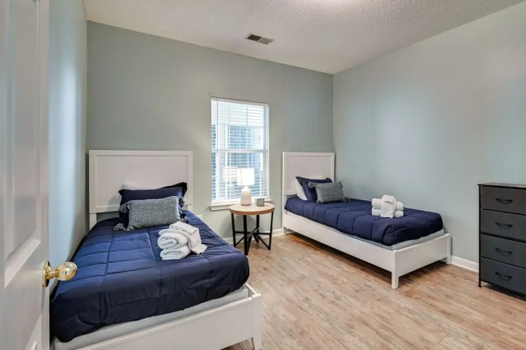 3 Mi to Surfside Beach! 1st-floor End Unit w/ Pool