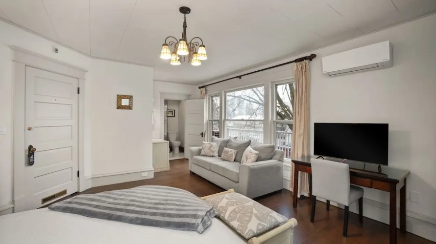 Deluxe Double Suite with courtyard view