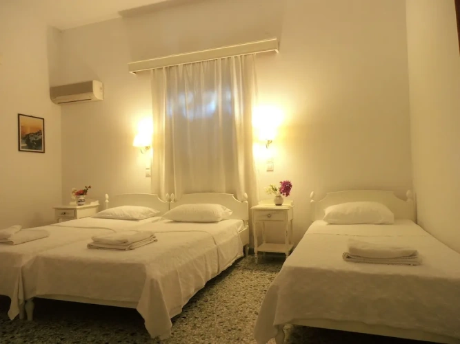 Standard Triple room with balcony