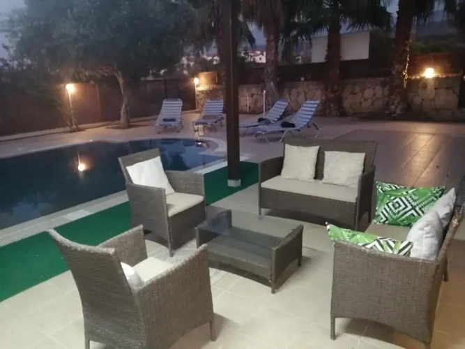 3 Bedrooms Villa