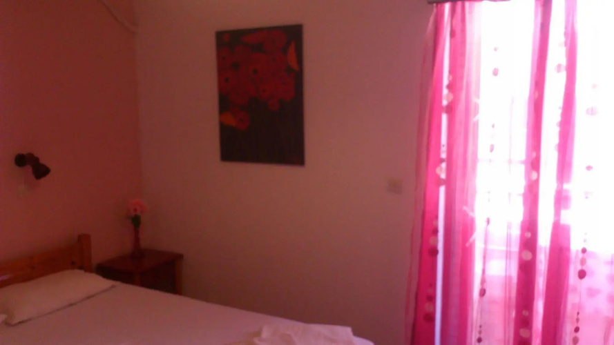 George's Studios & Apartments