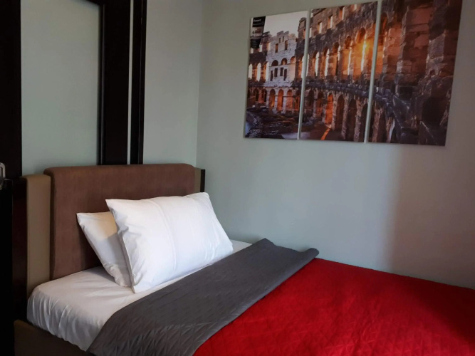 Chateau Elysee Near Airport SM