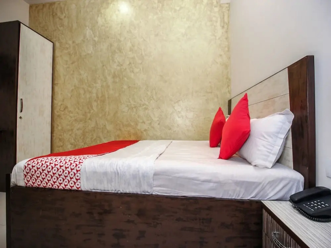 OYO 14891 Madhav Villa