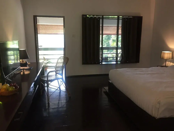 The Mandolis Hotel