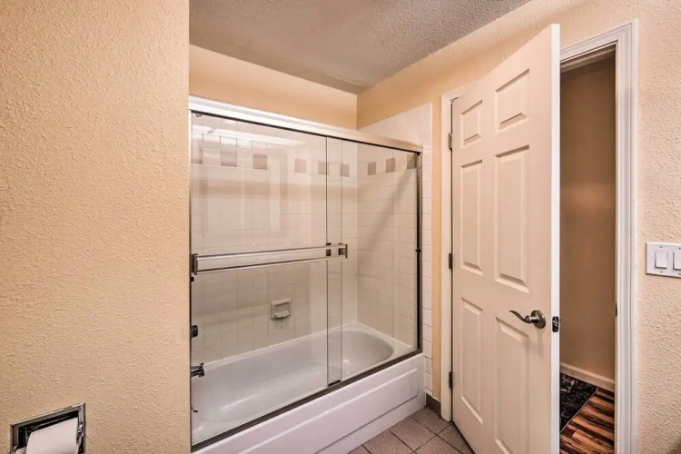 2 Blocks to Light Rail: Denver Unit w/ Kitchenette