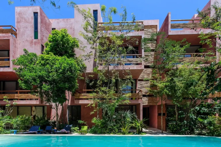 Vibrant Condo in Nature with Pool
