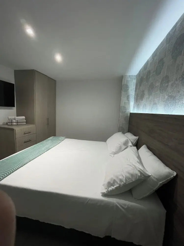 Luxury Liv Limonar