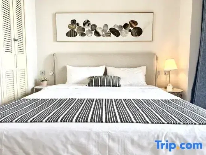 2 Bedrooms Attic Apartment with sea view