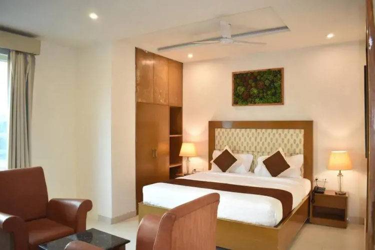 Noosa By Dcrest Hotel