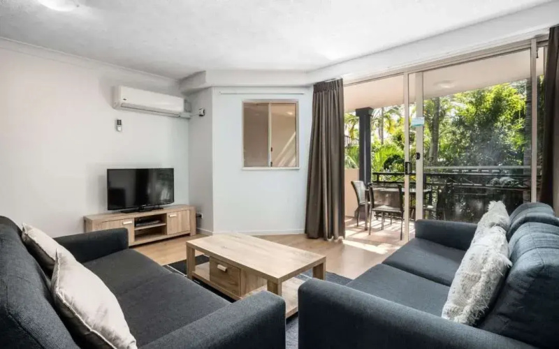 2 Bedrooms Apartment